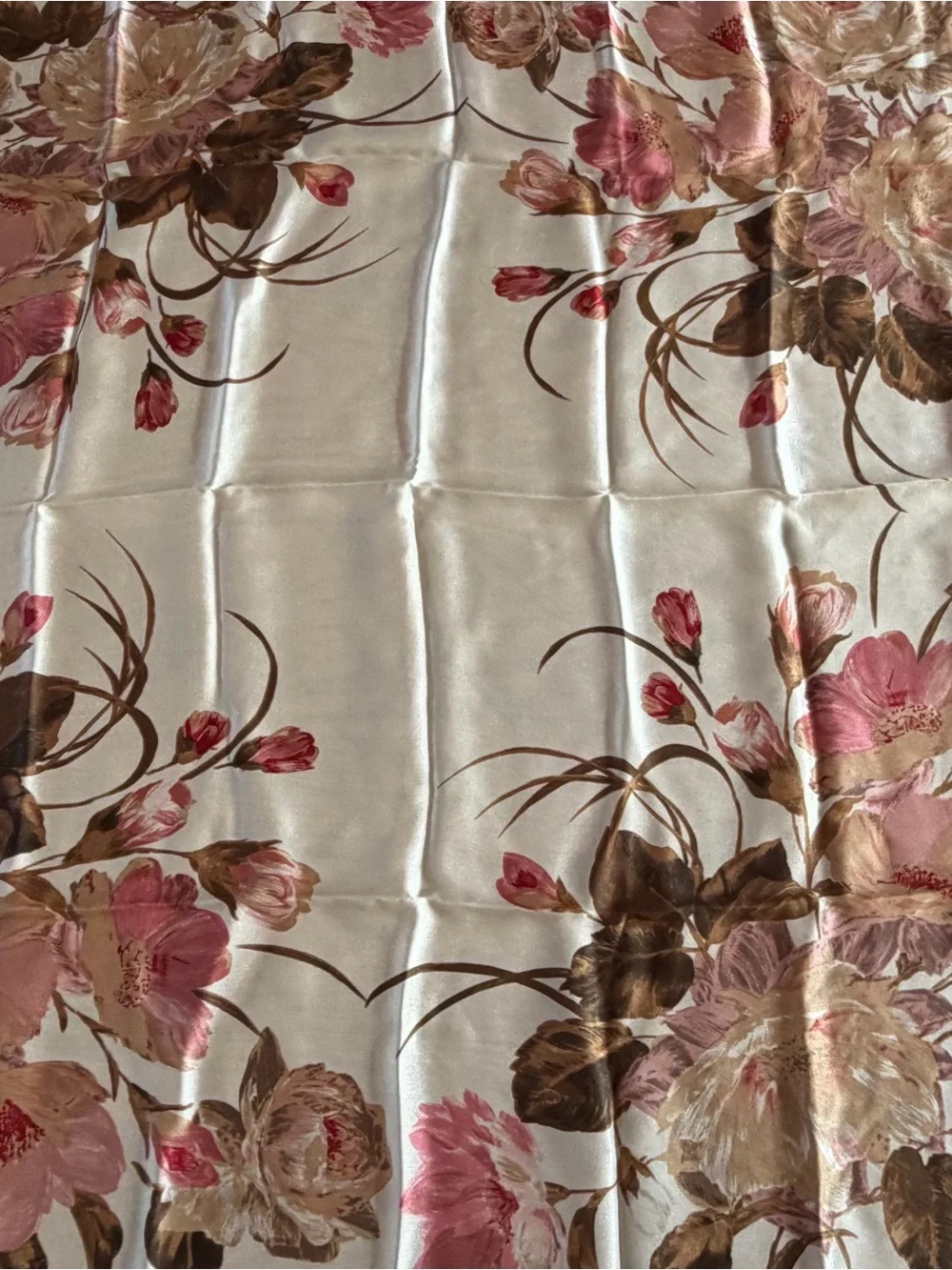 NWOT Ellen Tracy, silk scarf
